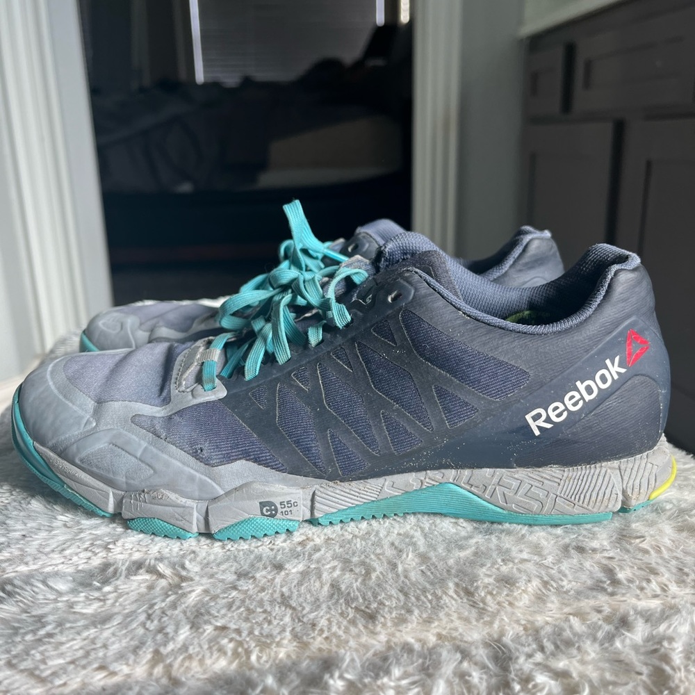 Reebok crosstrainers 6.5